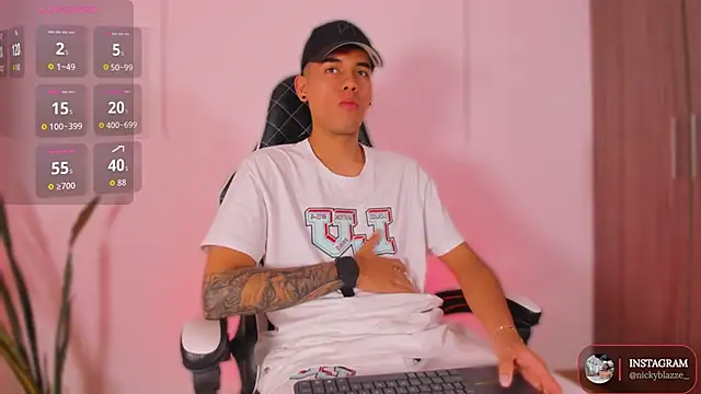 Snapshot of Nickyblazze_ chatting on November 10, 2025, 12:59 pm Nickyblazze online show from November 10, 2025, 12:59 pm