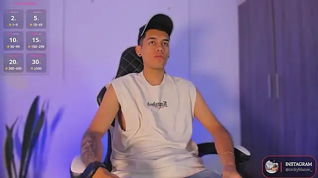 Snapshot of Nickyblazze_ chatting on November 24, 2025, 1:00 pm Nickyblazze online show from November 24, 2025, 1:00 pm