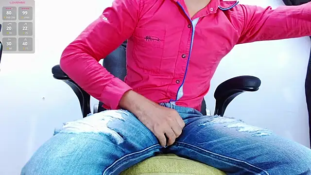 Snapshot of DayroDuran chatting on November 8, 2025, 5:45 pm DayroDuran online show from November 8, 2025, 5:45 pm