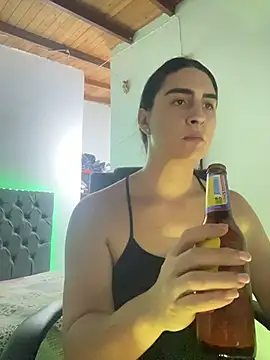 lola diez online show from April 14, 2026, 1:33 am