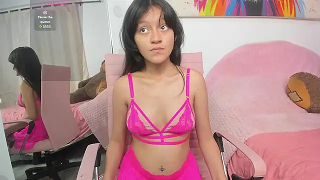 Snapshot of Mili_18 chatting on October 2, 2025, 3:57 am Mili 18 online show from October 2, 2025, 3:57 am