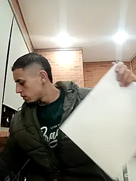 Snapshot of 1C2AM22 chatting on October 22, 2025, 3:18 am 1C2AM22 online show from October 22, 2025, 3:18 am