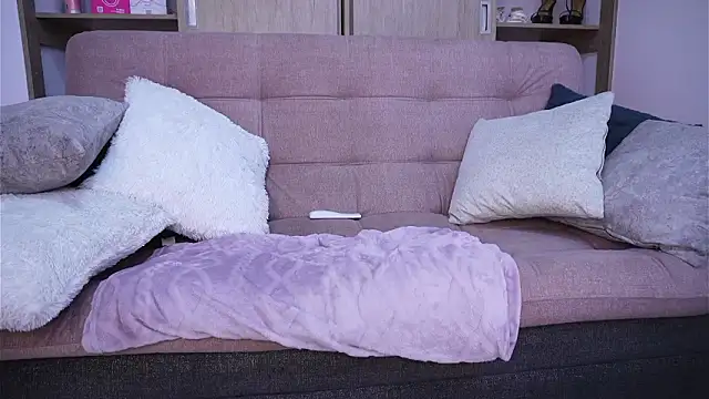 SophiieCumsx online show from February 13, 2026, 4:08 am