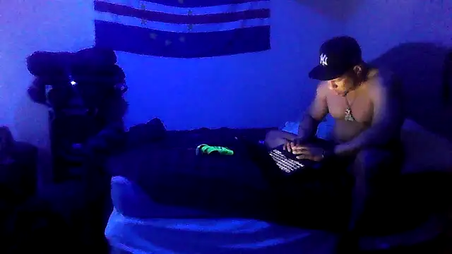 Snapshot of Sexdemonfrfr chatting on April 8, 2026, 7:52 am Sexdemonfrfr online show from April 8, 2026, 7:52 am