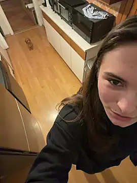 SophiiaStarr online show from April 20, 2026, 6:42 pm