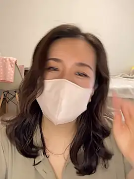 NATSUMI00 online show from October 4, 2025, 5:27 am