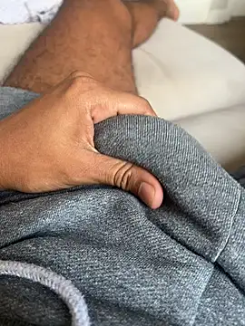 Hiuwee online show from November 21, 2025, 7:56 pm