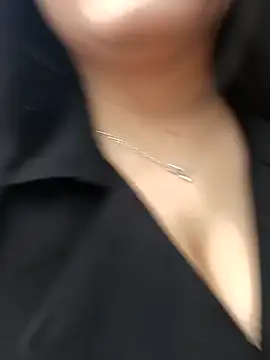 smgirls online show from October 24, 2025, 9:06 am