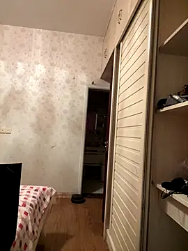 smgirls online show from October 28, 2025, 10:41 am