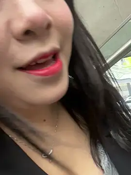 smgirls online show from November 4, 2025, 7:29 am