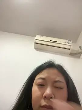 smgirls online show from November 10, 2025, 7:40 am