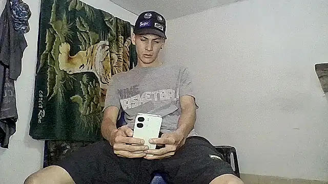 sam hottt online show from September 24, 2025, 7:23 am