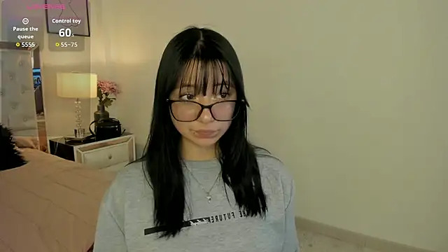 Zoe Xra online show from June 11, 2026, 9:02 pm