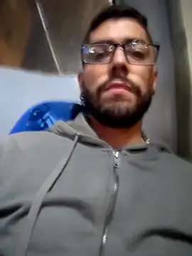 DanteWinter online show from October 17, 2025, 2:15 am