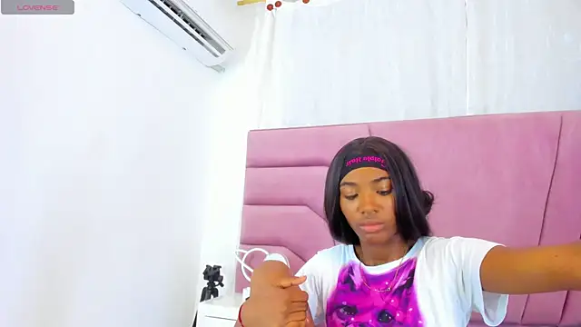 MarianRosse online show from November 11, 2025, 8:31 pm