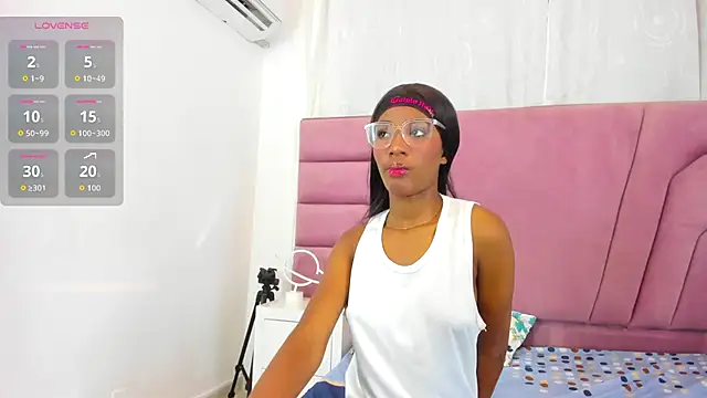 MarianRosse online show from November 12, 2025, 9:36 pm