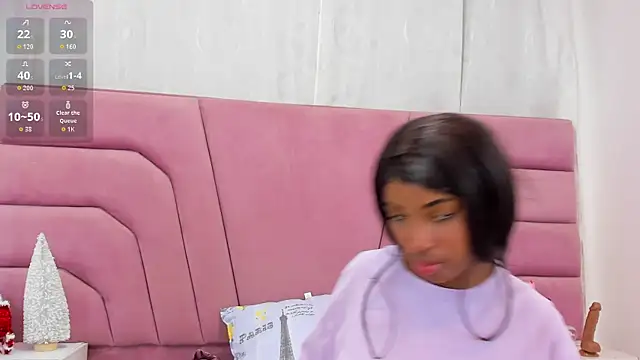 MarianRosse online show from November 25, 2025, 9:15 pm