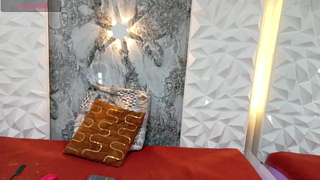 BiancaMoon88 online show from October 10, 2025, 2:27 pm
