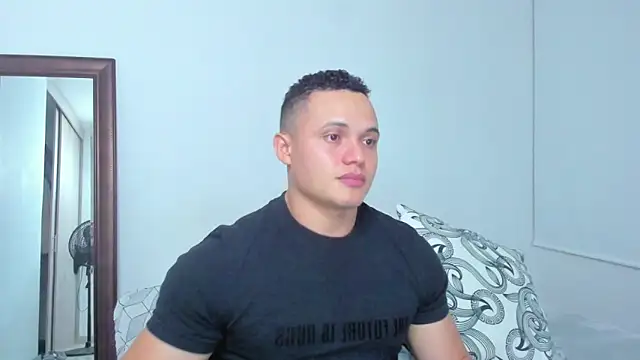 KingLevi01 online show from April 15, 2026, 1:23 am