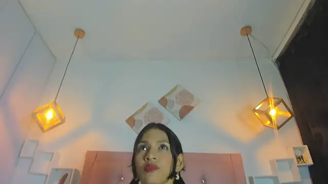 Snapshot of Mia_Suarezzz chatting on November 5, 2025, 10:32 pm Mia Suarezzz online show from November 5, 2025, 10:32 pm