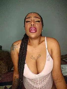 Snapshot of Queen_Amara chatting on November 17, 2025, 3:01 am Queen Amara online show from November 17, 2025, 3:01 am