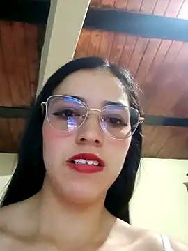 vanessalovetrip online show from October 14, 2025, 3:13 pm