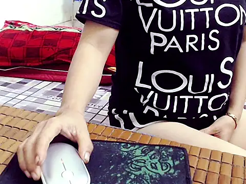 Ami 8x online show from October 21, 2025, 10:43 pm