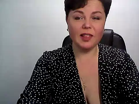 EllaLove2277 online show from November 24, 2025, 1:00 pm