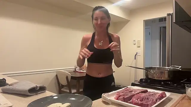 Snapshot of NurseStephania chatting on October 3, 2025, 12:07 am NurseStephania online show from October 3, 2025, 12:07 am