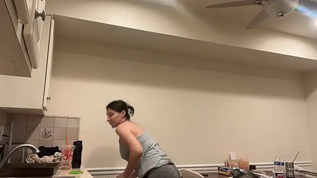 Snapshot of NurseStephania chatting on November 27, 2025, 2:13 am NurseStephania online show from November 27, 2025, 2:13 am