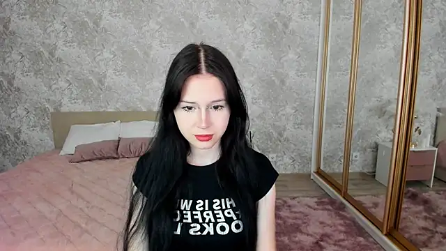 VioletHarme online show from April 20, 2026, 5:16 pm