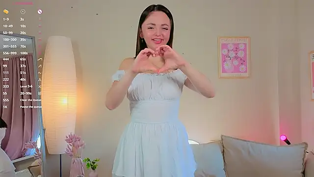 Snapshot of OliviaKis_ chatting on September 26, 2025, 7:23 am OliviaKis online show from September 26, 2025, 7:23 am