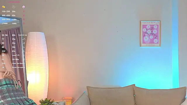 Snapshot of OliviaKis_ chatting on November 22, 2025, 7:18 am OliviaKis online show from November 22, 2025, 7:18 am