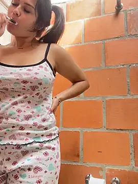 amberbakee online show from November 28, 2025, 1:58 pm