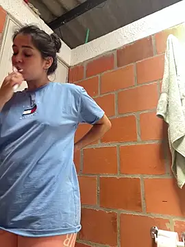 amberbakee online show from December 1, 2025, 4:23 pm