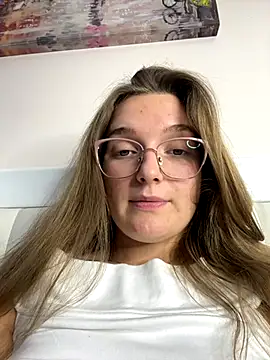 Bellatrisssaa online show from November 12, 2025, 2:06 pm