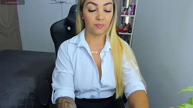 NicolPorto online show from October 5, 2025, 11:52 am