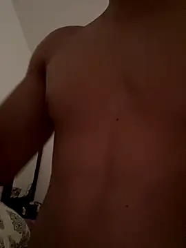 0anonimo bottom1 online show from September 10, 2025, 7:58 pm