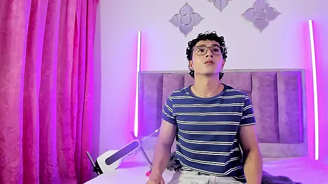 0anonimo bottom1 online show from September 14, 2025, 7:46 pm