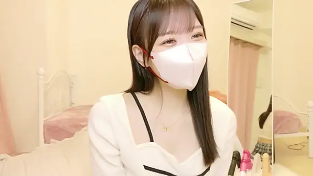 Snapshot of roachan_ chatting on February 17, 2026, 1:29 pm roachan online show from February 17, 2026, 1:29 pm