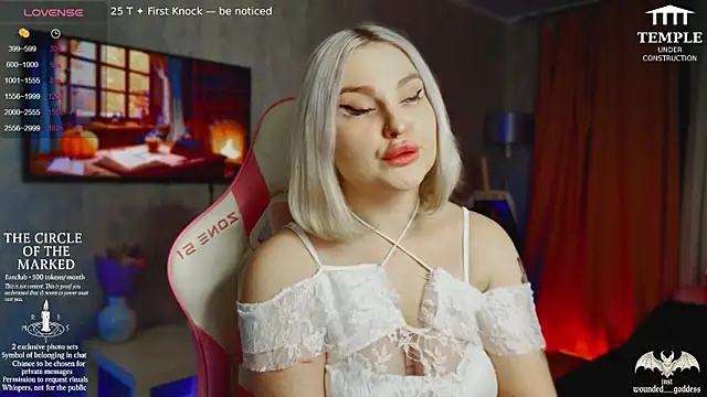 Wounded Goddess  online show from November 9, 2025, 3:21 pm