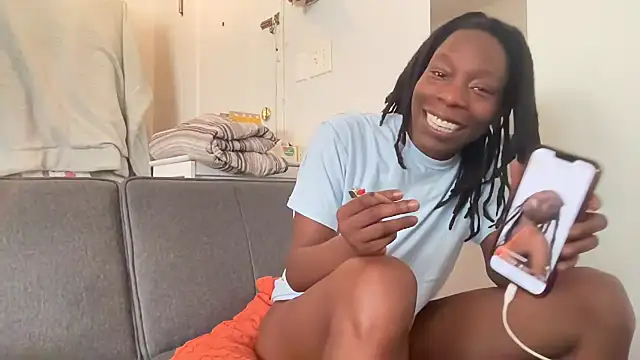 littyleesh1 online show from September 13, 2025, 3:56 pm