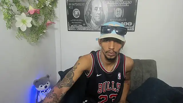 carl jhonson821 online show from November 12, 2025, 12:38 pm