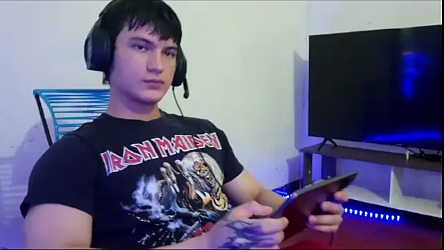 ErickWalton online show from November 25, 2025, 5:18 am