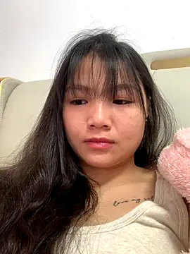 Emlyly-18 online show from November 30, 2025, 2:37 am