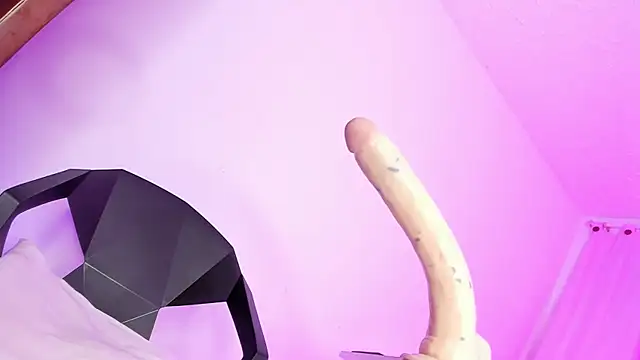 Snapshot of francesca_suzett_ chatting on January 9, 2026, 11:02 am francesca suzett online show from January 9, 2026, 11:02 am