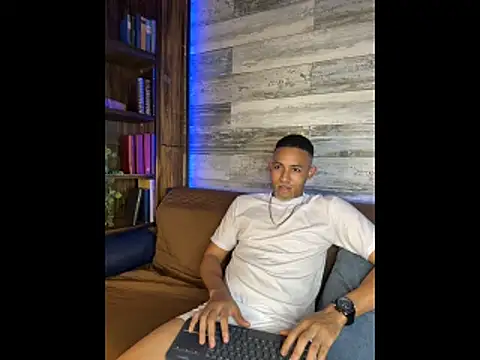 B Wild online show from March 21, 2026, 8:19 am