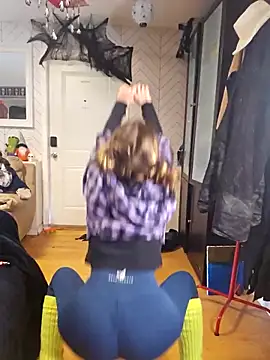 Blossom94 online show from October 9, 2025, 6:06 pm