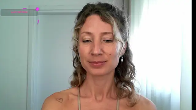 Snapshot of Paevoa chatting on February 4, 2026, 8:20 am Paevoa online show from February 4, 2026, 8:20 am