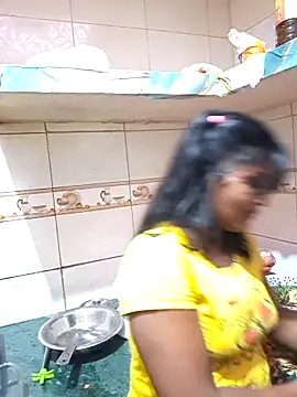 Rashmi Pathak online show from October 6, 2025, 2:31 am